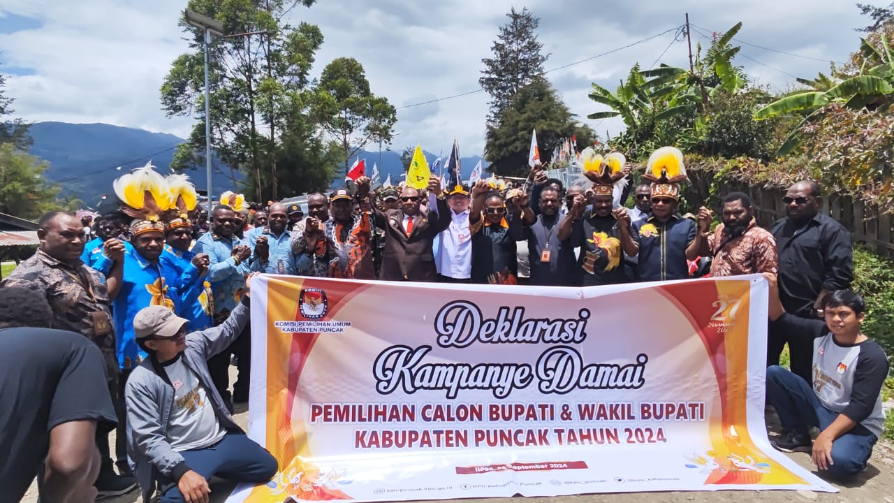 KPUD Puncak Bersama Paslon Kepala Daerah Serta Pemerintah Gelar Deklarasi Kampaye Damai, Dengan Berjalan Keliling Kota Ilaga 
